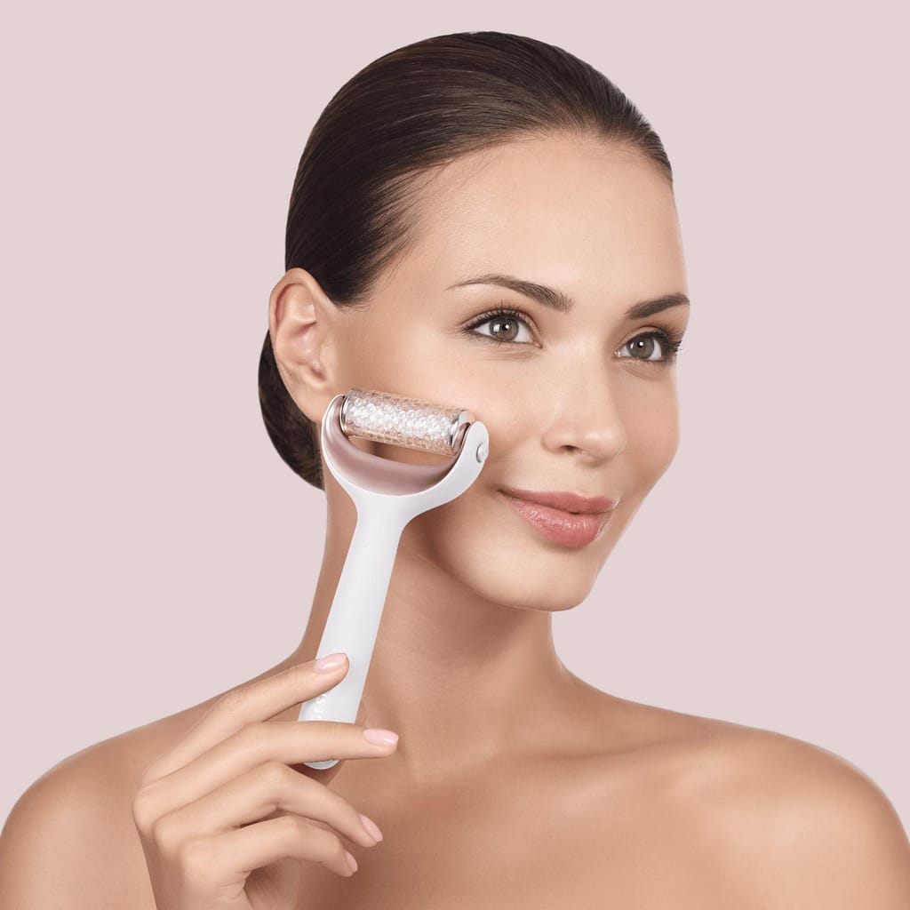 Фото товару: Електронний ролер для обличчя та тіла з мікроголками GESKE MicroNeedle Face&Body Roller 8в1 starlight № 3