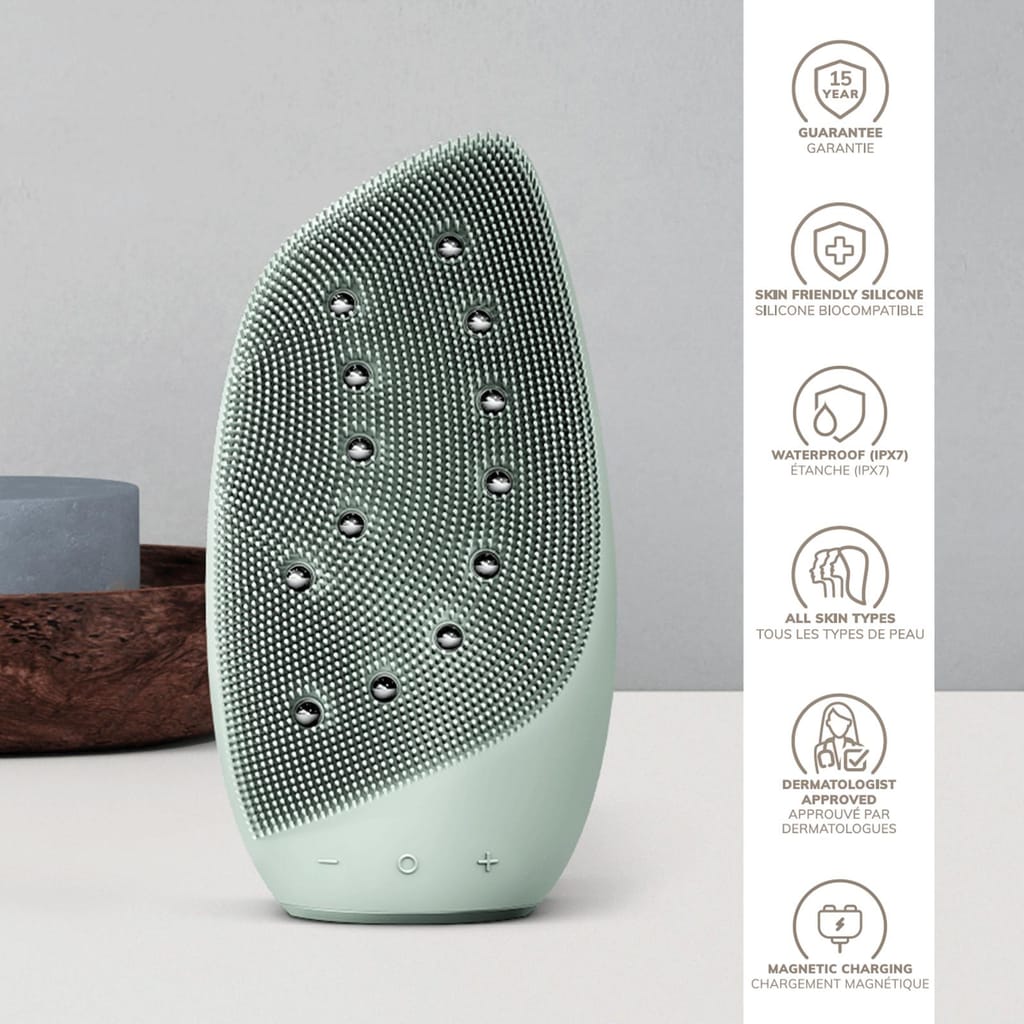 Фото товару: Очищувальна щітка для обличчя GESKE Sonic Thermo Facial Brush&Face-Lifter 8в1 green № 2