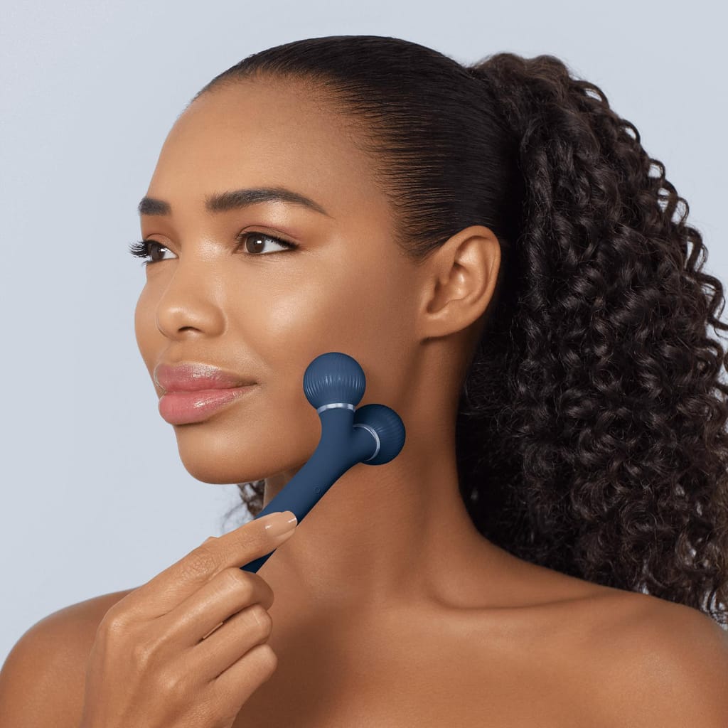 Фото товару: Електронний ультразвуковий ролик для обличчя GESKE Sonic Facial Roller 4в1 midnight № 3