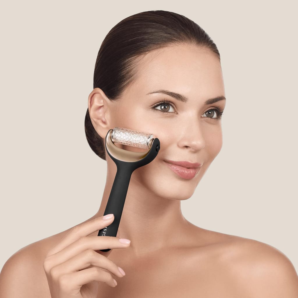 Фото товару: Електронний ролер для обличчя та тіла з мікроголками GESKE MicroNeedle Face&Body Roller 8в1 gray № 3