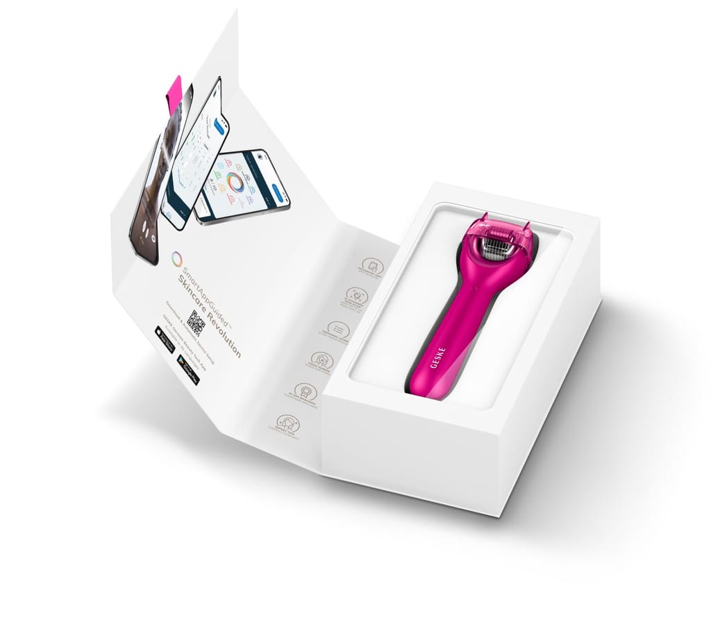 Фото товару: Електронний ролер для обличчя з мікроголками GESKE MicroNeedle Face Roller 9в1 magenta № 8