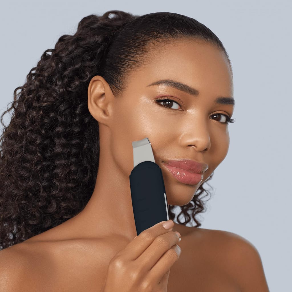 Фото товару: Мікрострумовий скрабер для шкіри та усунення чорних точок GESKE MicroCurrent Skin Scrubber&Blackhead Remover 9в1 black № 3