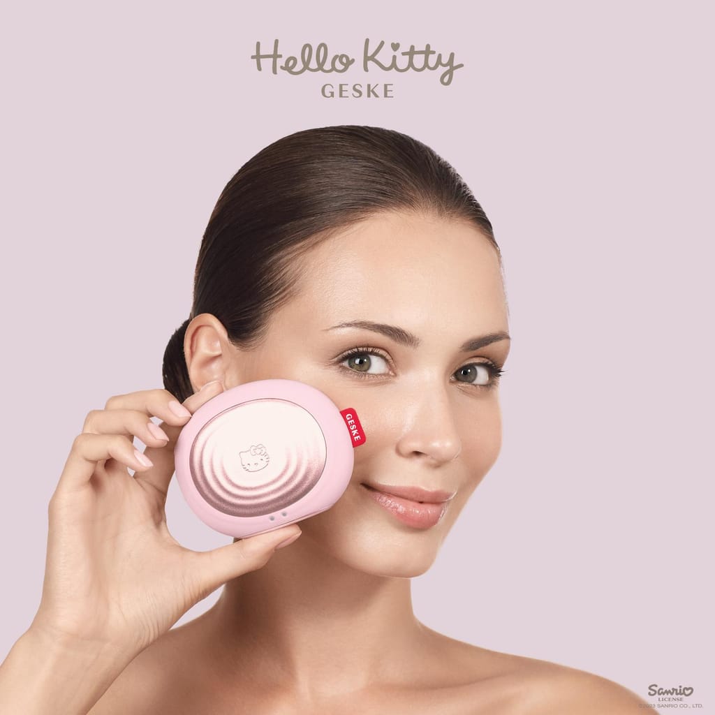 Фото товару: Електронна ультразвукова термощітка для обличчя GESKE Sonic Thermo Facial Brush 5в1 by Hello Kitty pink № 3