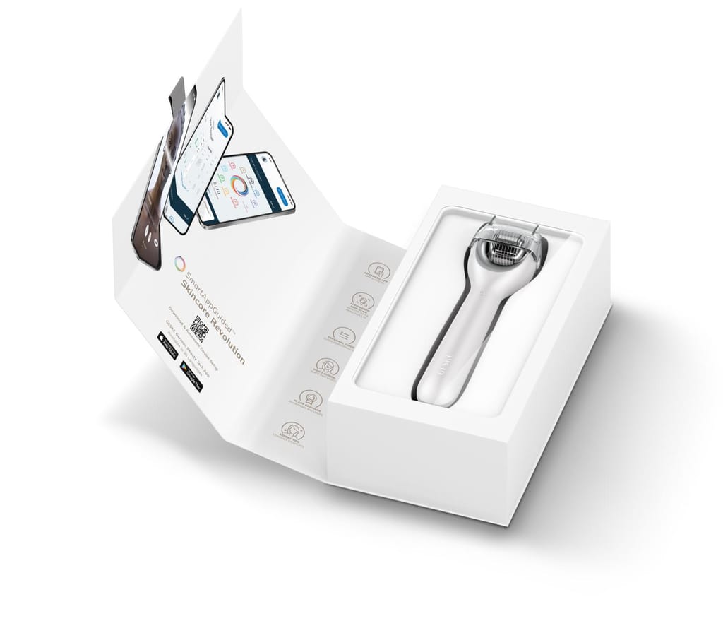 Фото товару: Електронний ролер для обличчя з мікроголками GESKE MicroNeedle Face Roller 9в1 white № 8