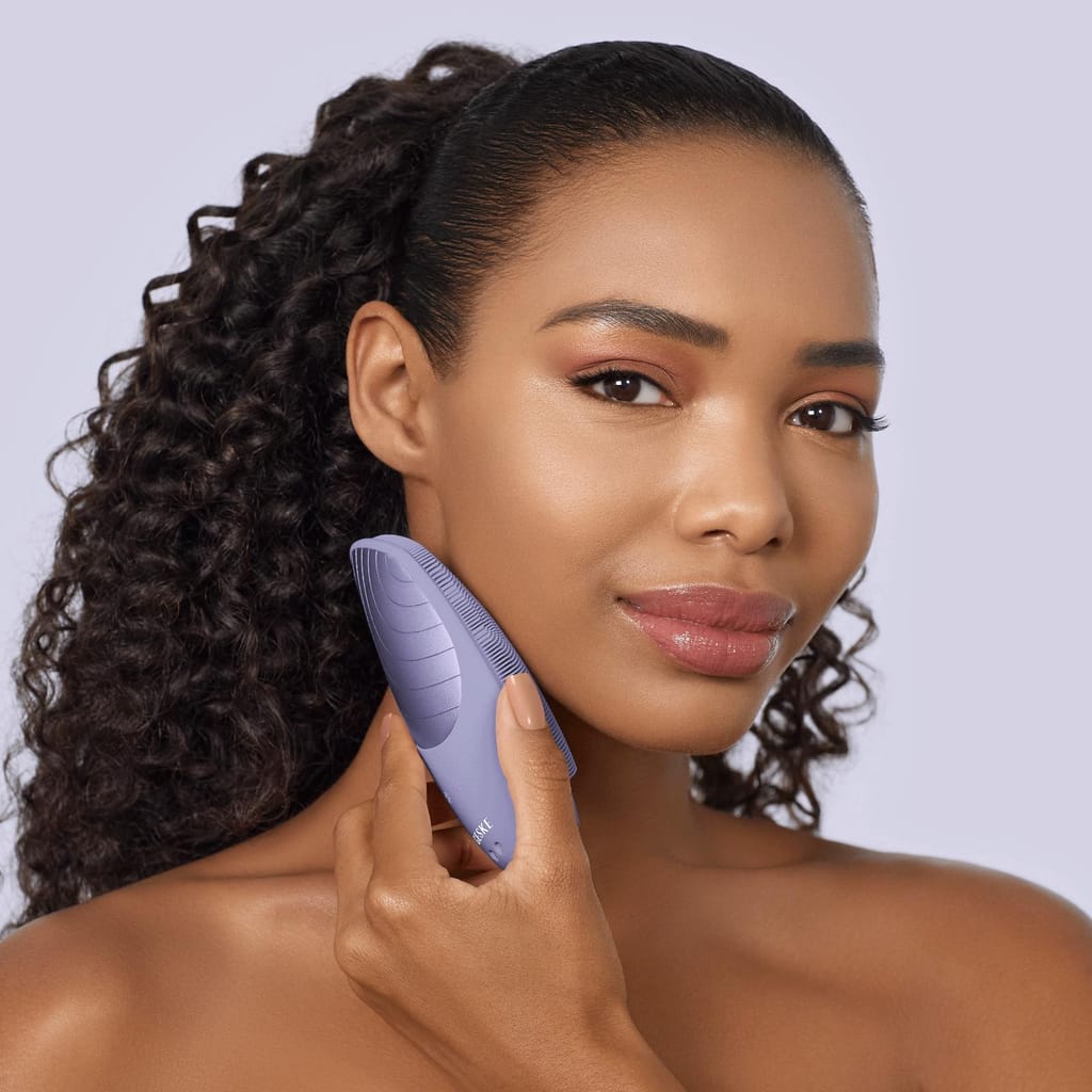 Фото товару: Електронна звукова термо щітка для обличчя GESKE Sonic Thermo Facial Brush 6в1 purple № 3