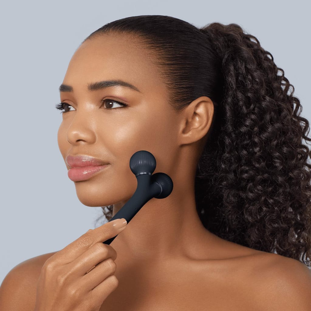 Фото товару: Електронний ультразвуковий ролик для обличчя GESKE Sonic Facial Roller 4в1 black № 3