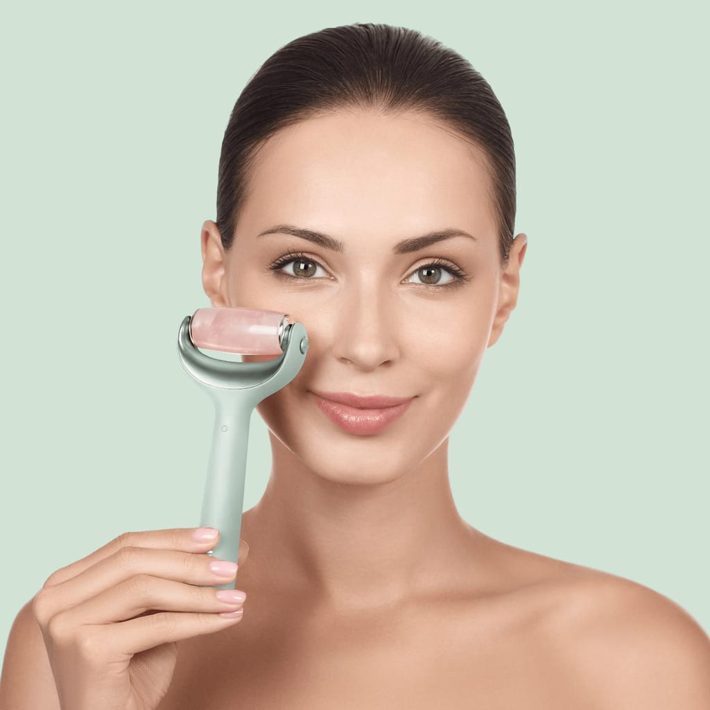 Фото товару: Ролер для голкової мезотерапії обличчя та тіла GESKE MicroNeedle Face&Body Roller 9в1 green № 3