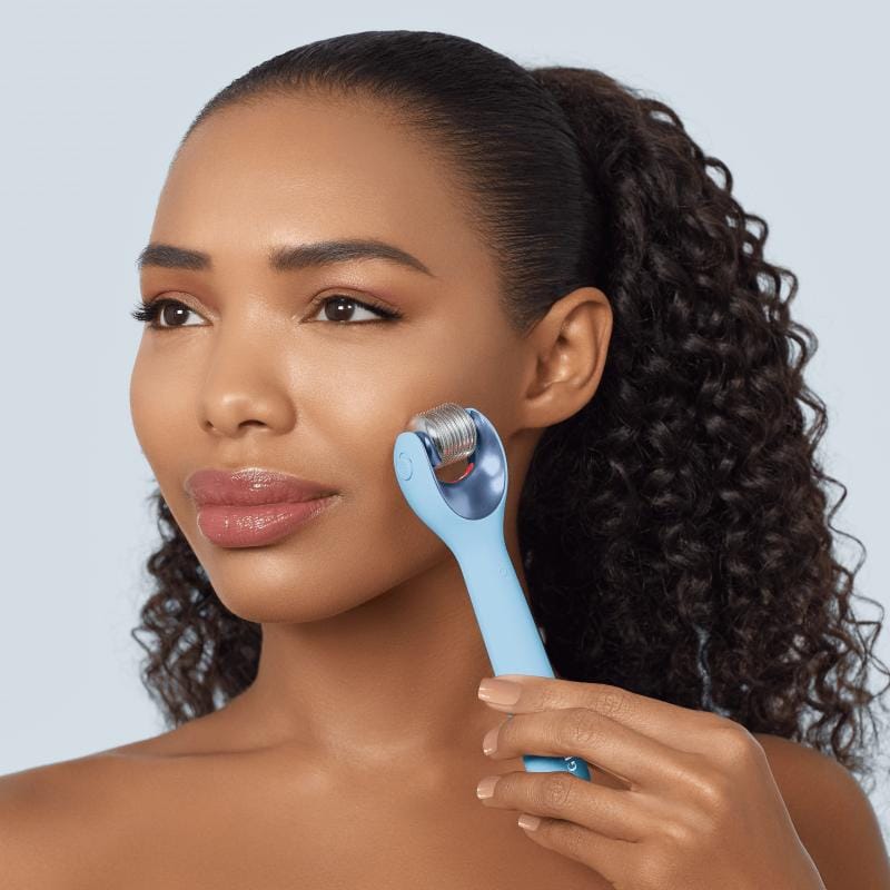 Фото товару: Електронний ролер для обличчя з мікроголками GESKE MicroNeedle Face Roller 9в1 aquamarine № 3