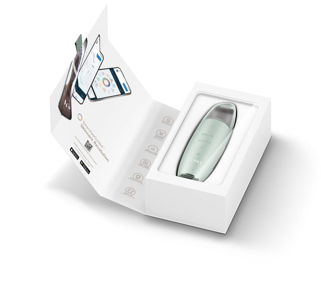 Фото товару: Мікрострумовий скрабер для шкіри та усунення чорних точок GESKE MicroCurrent Skin Scrubber&Blackhead Remover 9в1 green № 8