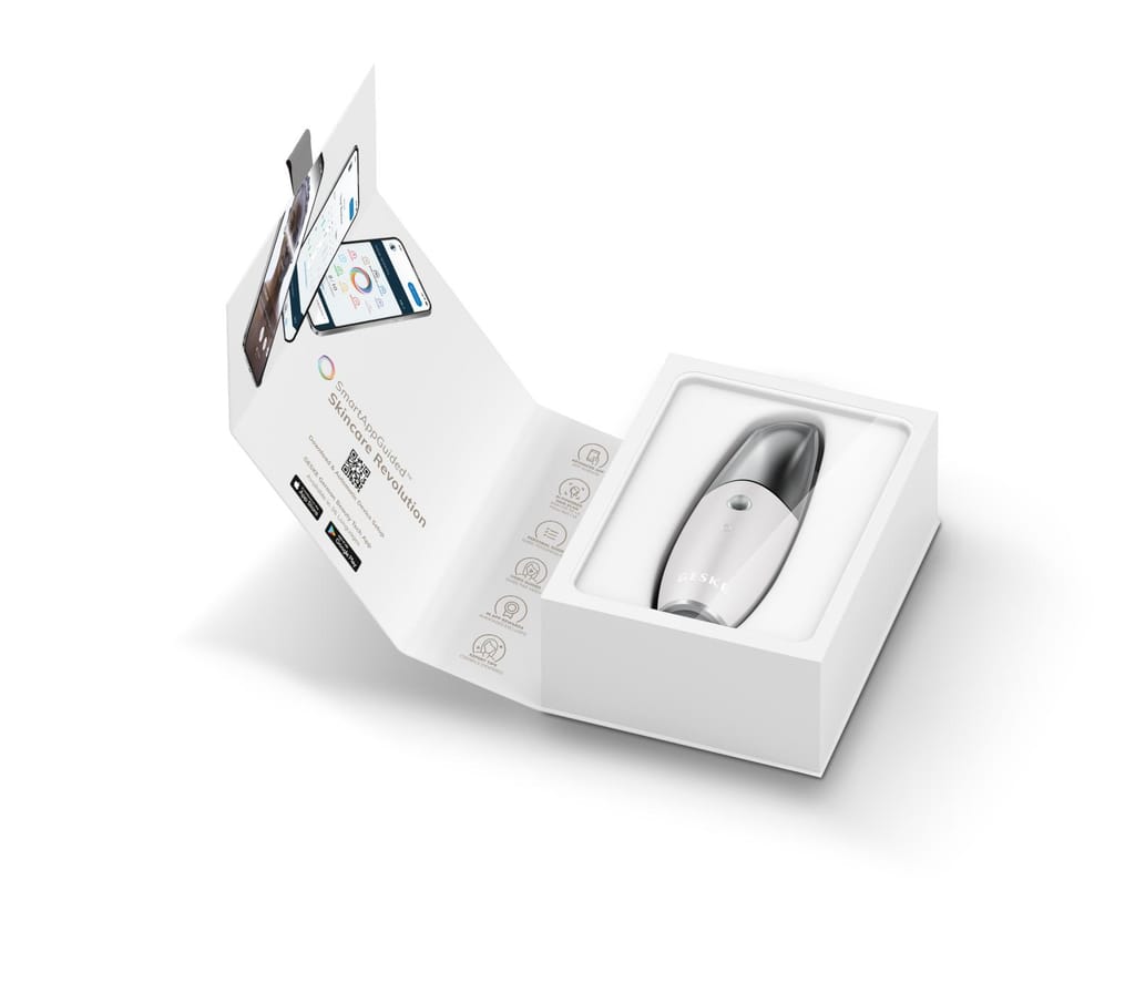 Фото товару: Зволожувач для шкіри обличчя GESKE Facial Hydration Refresher 4 in 1 white № 8