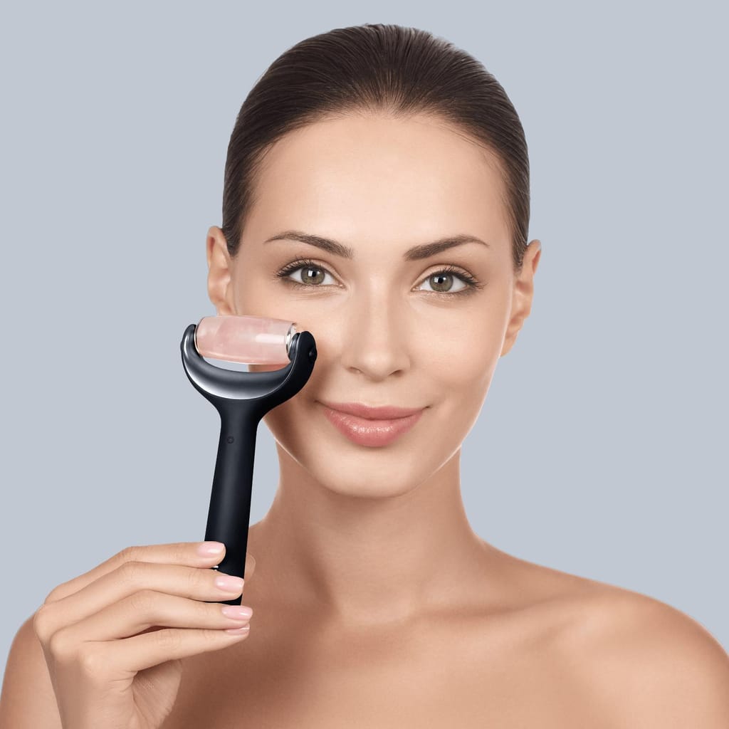Фото товару: Ролер для голкової мезотерапії обличчя та тіла GESKE MicroNeedle Face&Body Roller 9в1 black № 3