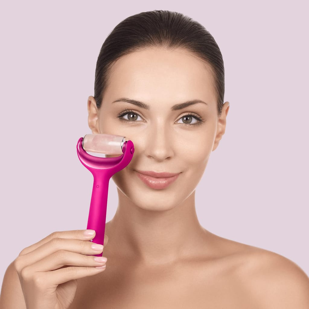 Фото товару: Ролер для голкової мезотерапії обличчя та тіла GESKE MicroNeedle Face&Body Roller 9в1 magenta № 3