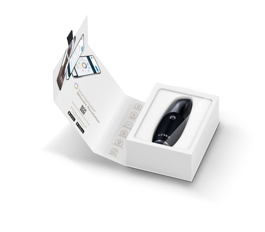 Фото товару: Зволожувач для шкіри обличчя GESKE Facial Hydration Refresher 4 in 1 black № 8