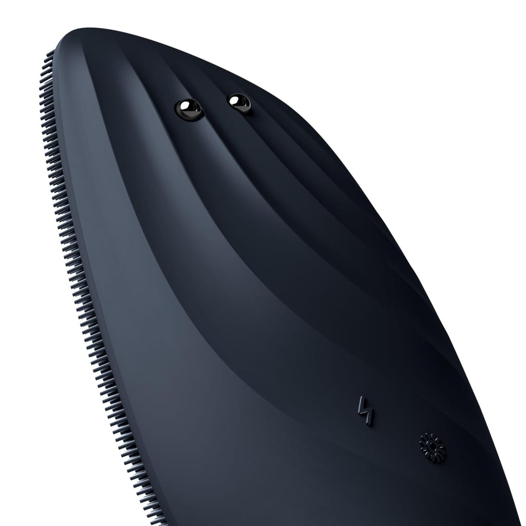 Фото товару: Очищувальна щітка для обличчя GESKE Sonic Thermo Facial Brush&Face-Lifter 8в1 black № 4