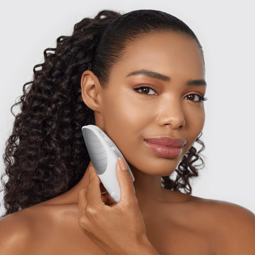 Фото товару: Електронна звукова термо щітка для обличчя GESKE Sonic Thermo Facial Brush 6в1 white № 3