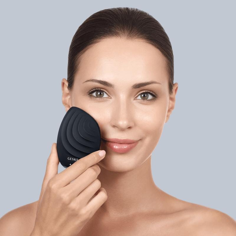 Фото товару: Електронна ультразвукова щітка для обличчя GESKE Sonic Facial Brush 5в1 black № 3