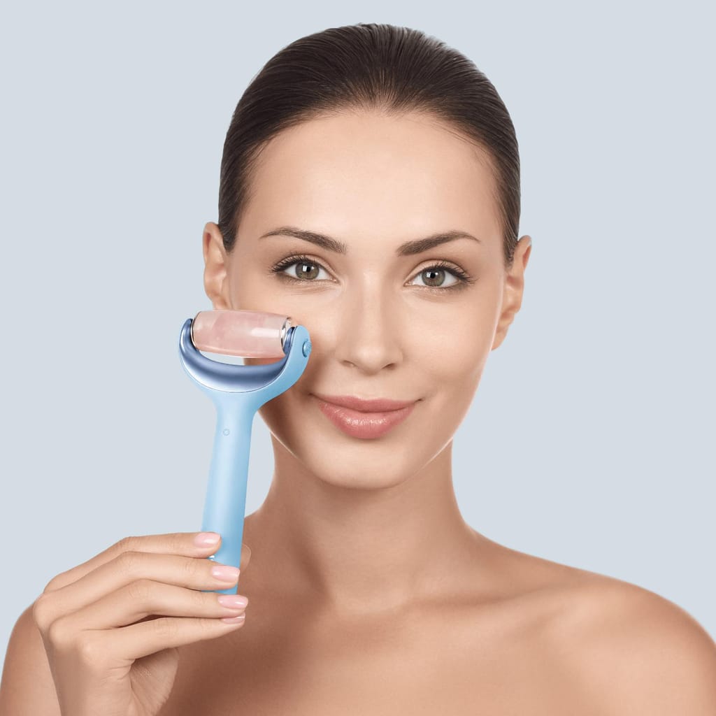 Фото товару: Ролер для голкової мезотерапії обличчя та тіла GESKE MicroNeedle Face&Body Roller 9в1 aquamarine № 3