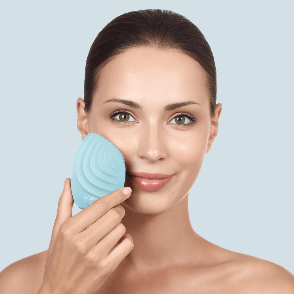 Фото товару: Електронна ультразвукова щітка для обличчя GESKE Sonic Facial Brush 5в1 turquoise № 3