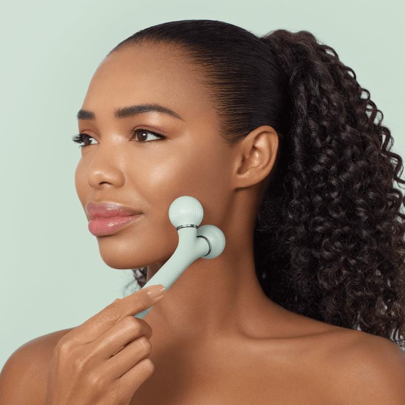 Фото товару: Електронний ультразвуковий ролик для обличчя GESKE Sonic Facial Roller 4в1 green № 3