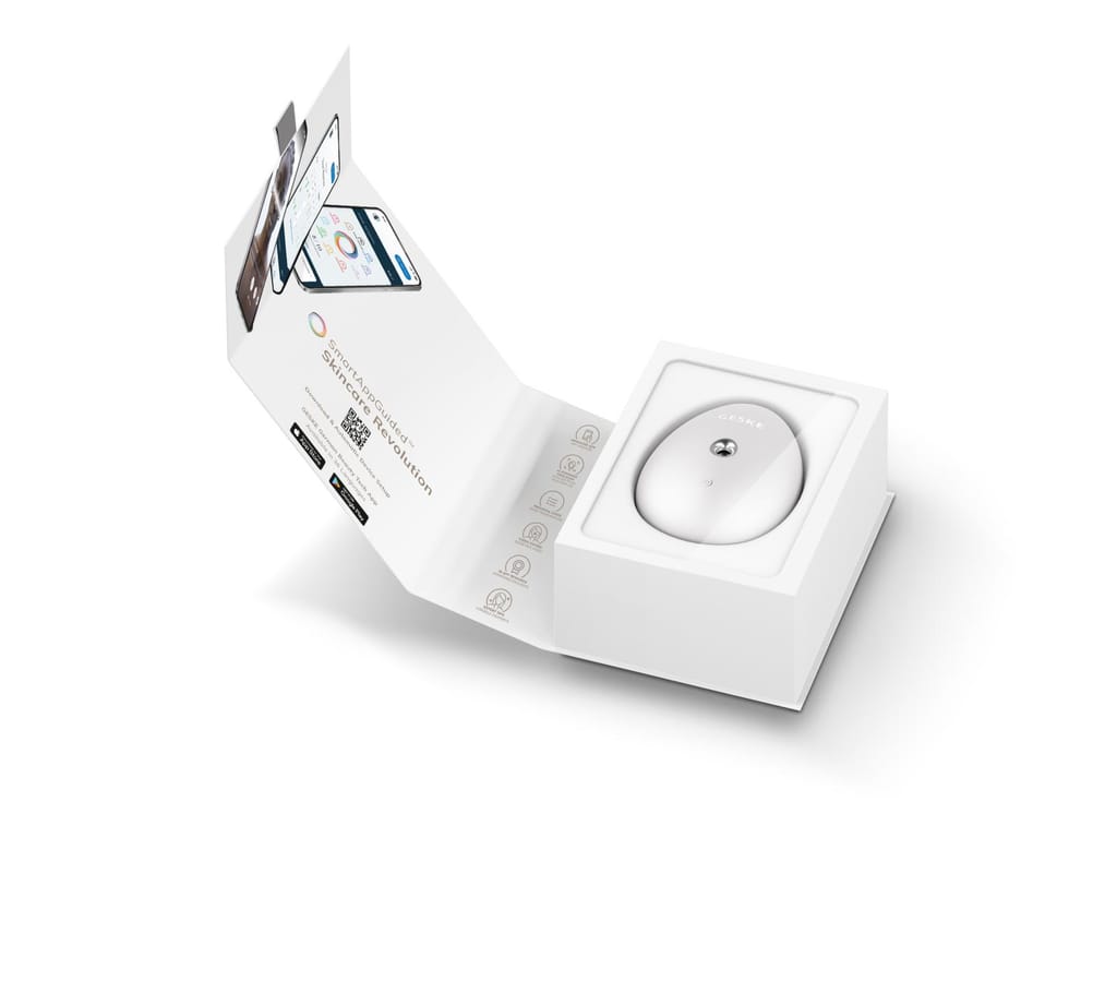 Фото товару: Електронний освіжувач для зволоження обличчя GESKE Facial Hydration Refresher 4в1 white № 8