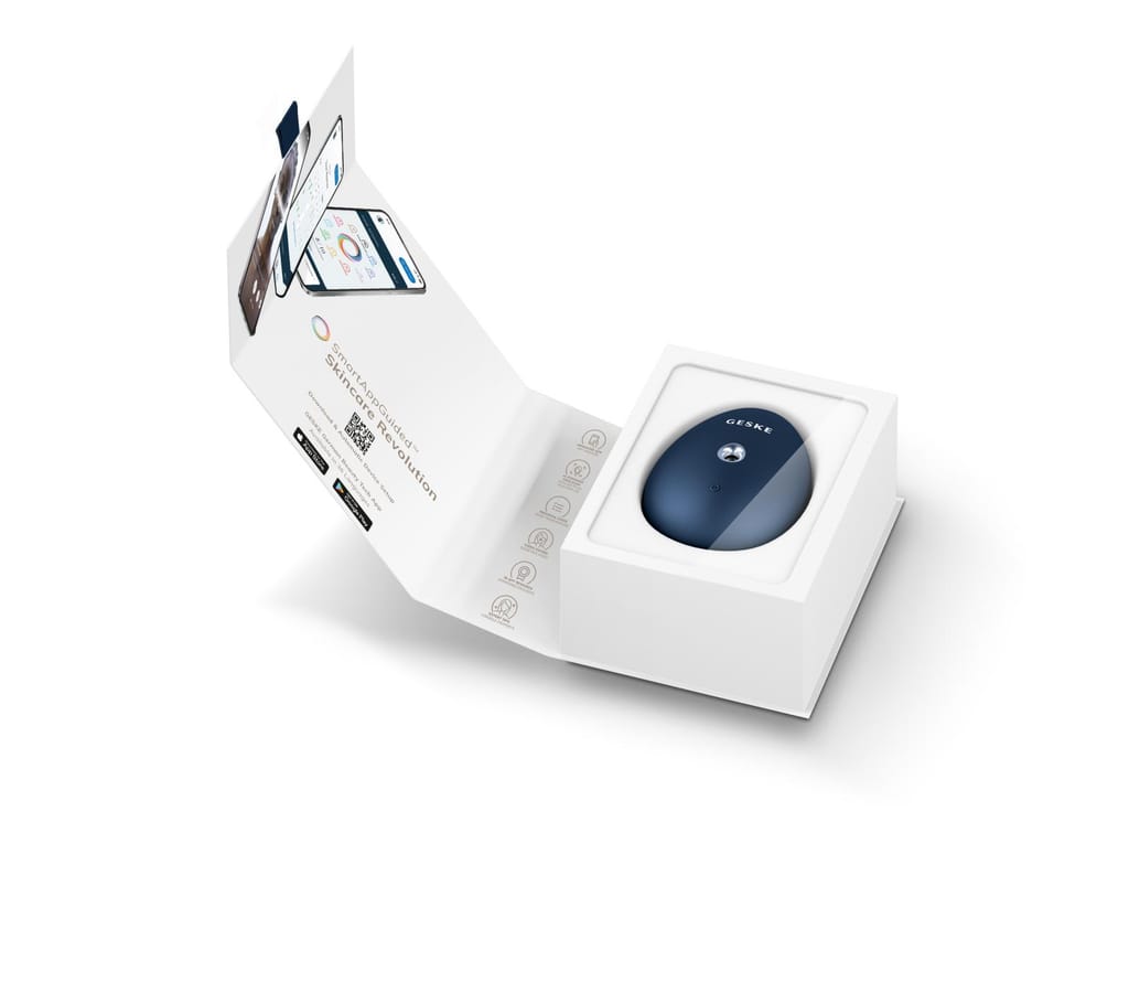 Фото товару: Електронний освіжувач для зволоження обличчя GESKE Facial Hydration Refresher 4в1 midnight № 8