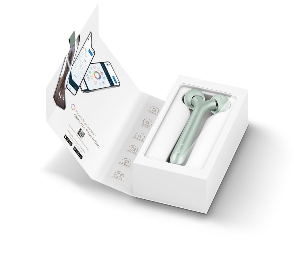 Фото товару: Електронний ультразвуковий ролик для обличчя GESKE Sonic Facial Roller 4в1 green № 8