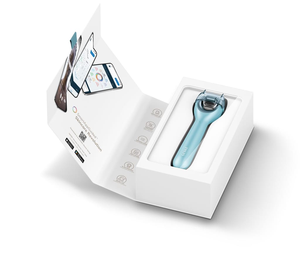 Фото товару: Електронний ролер для обличчя з мікроголками GESKE MicroNeedle Face Roller 9в1 turquoise № 8