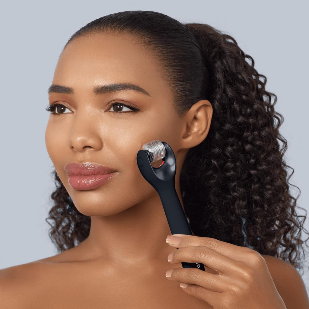 Фото товару: Електронний ролер для обличчя з мікроголками GESKE MicroNeedle Face Roller 9в1 black № 3