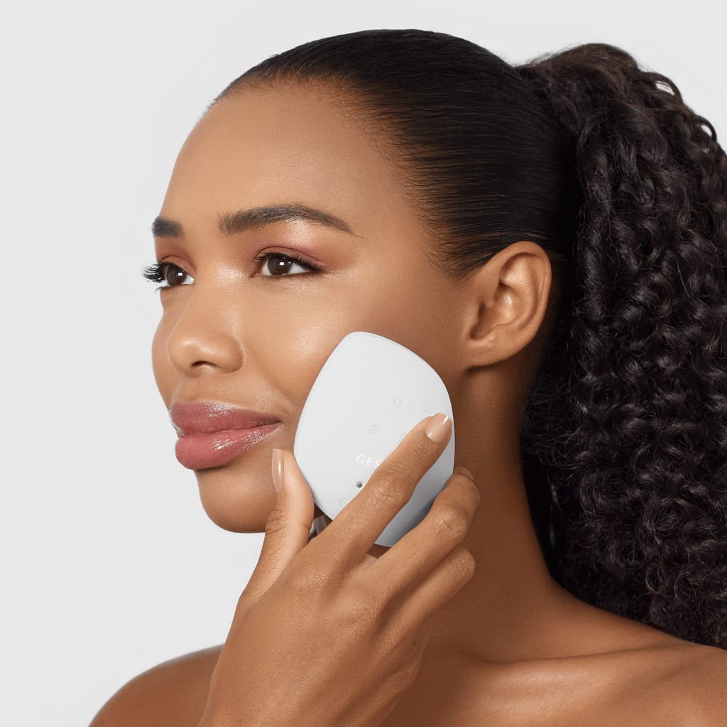 Фото товару: Ультразвукова маска тепло та холод GESKE Sonic Warm&Cool Mask 9в1 white № 3