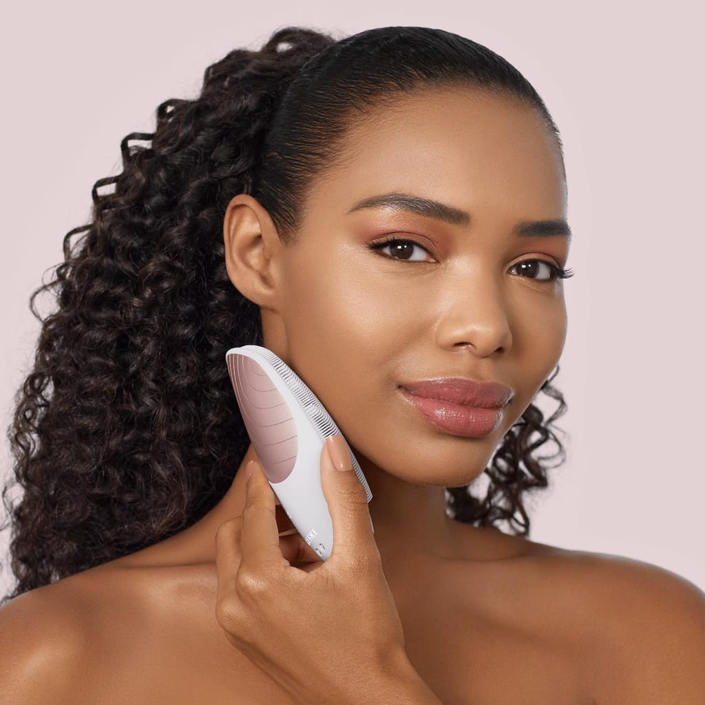 Фото товару: Електронна звукова термо щітка для обличчя GESKE Sonic Thermo Facial Brush 6в1 starlight № 3
