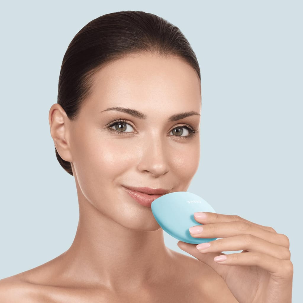 Фото товару: Пристрій для збільшення обʼєму губ GESKE Lip Volumizer&Booster 4в1 Big turquoise № 3