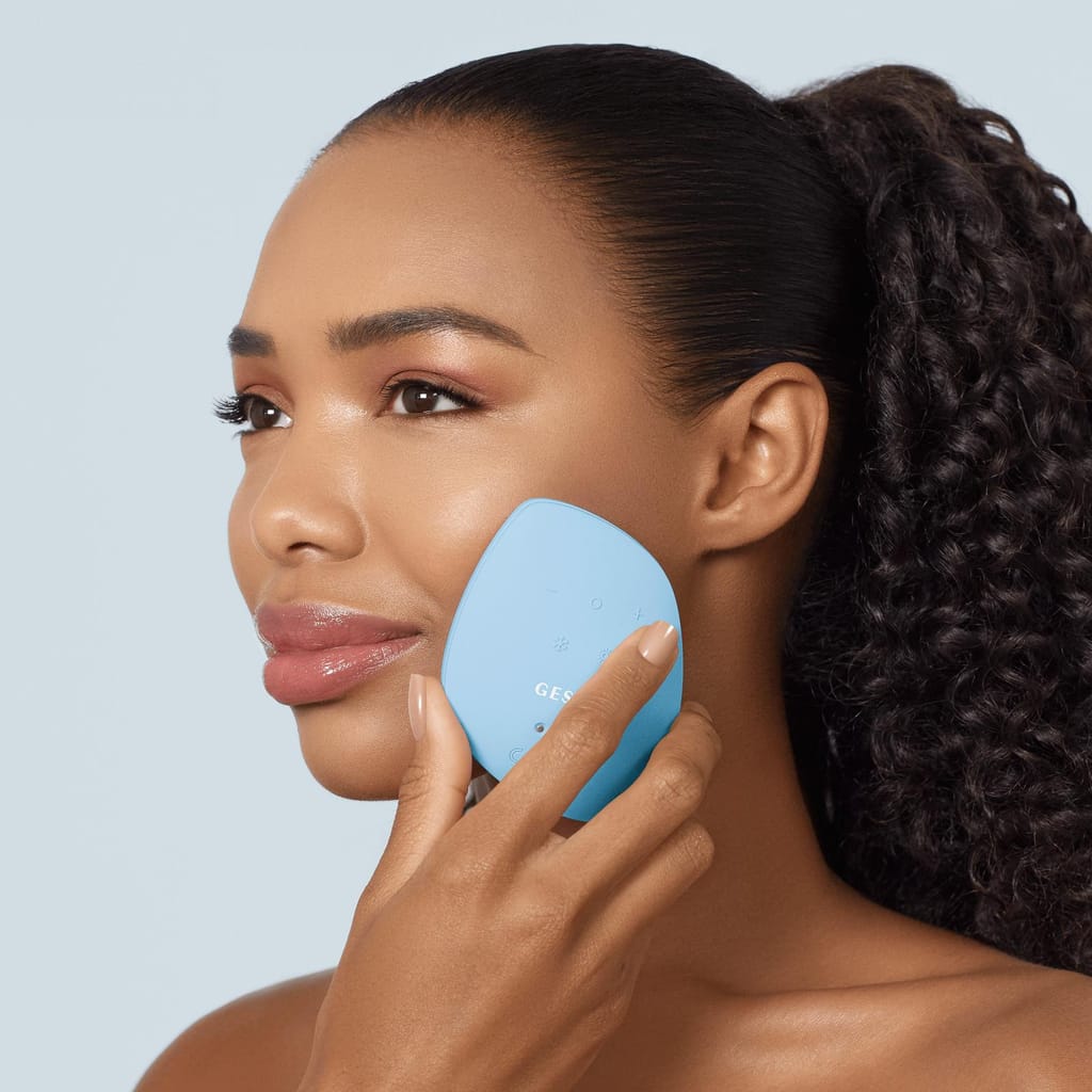 Фото товару: Ультразвукова маска тепло та холод GESKE Sonic Warm&Cool Mask 9в1 aquamarine № 3