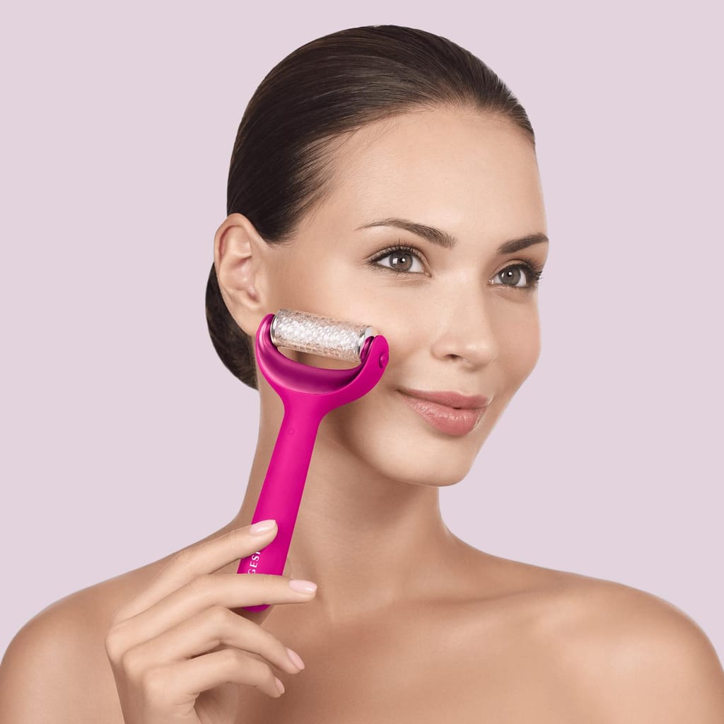 Фото товару: Електронний ролер для обличчя та тіла з мікроголками GESKE MicroNeedle Face&Body Roller 8в1 magenta № 3