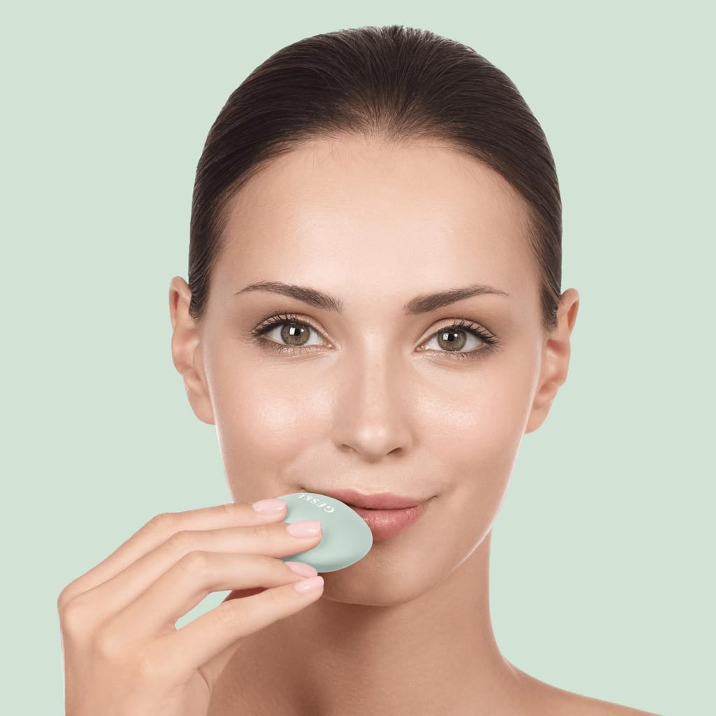 Фото товару: Пристрій для збільшення обʼєму губ GESKE Lip Volumizer&Booster 4в1 Small green № 3