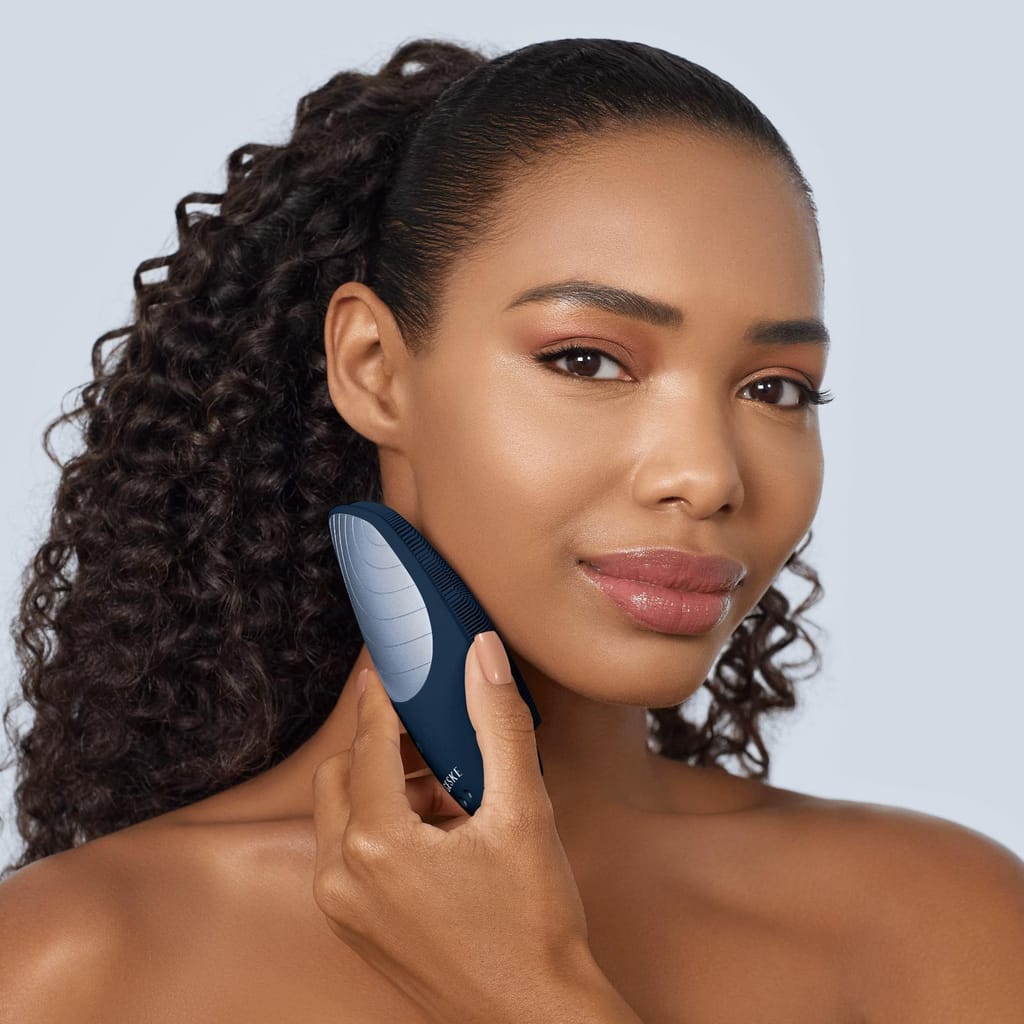 Фото товару: Електронна звукова термо щітка для обличчя GESKE Sonic Thermo Facial Brush 6в1 midnight № 3