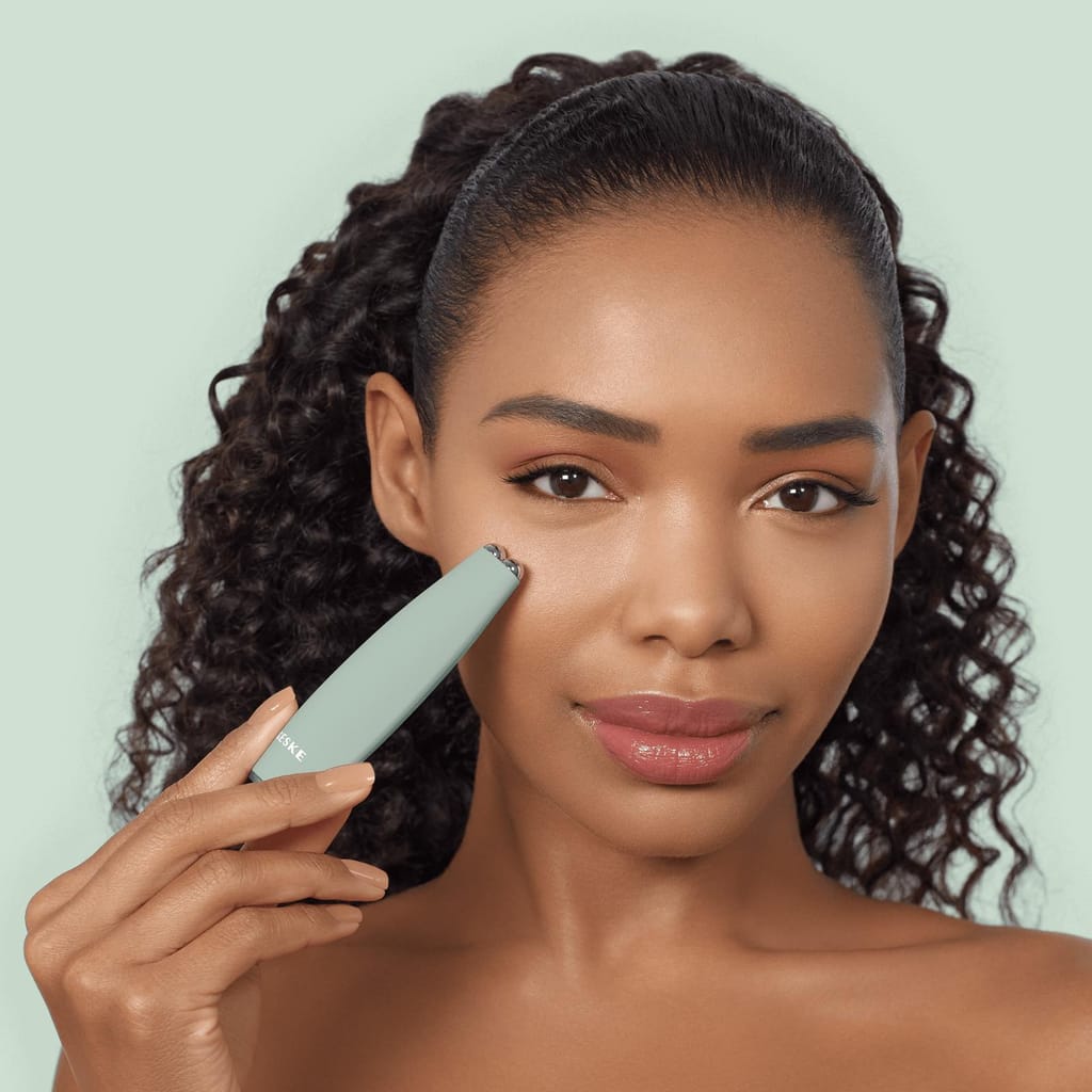 Фото товару: Мікрострумова ручка для підтяжки обличчя GESKE MicroCurrent Face-Lift Pen 6в1 green № 3