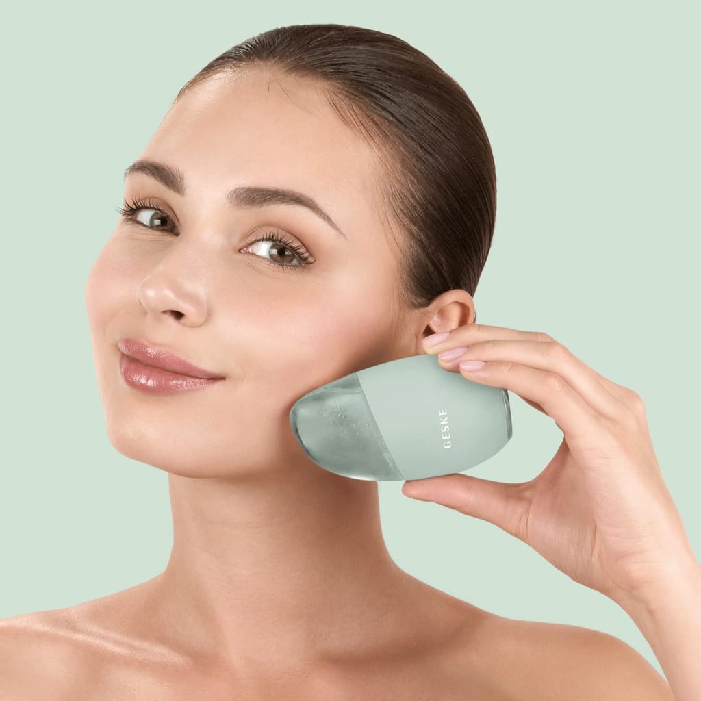 Фото товару: Масажер для обличчя GESKE Cool&Warm Eye and Face Massager 7в1 green № 3