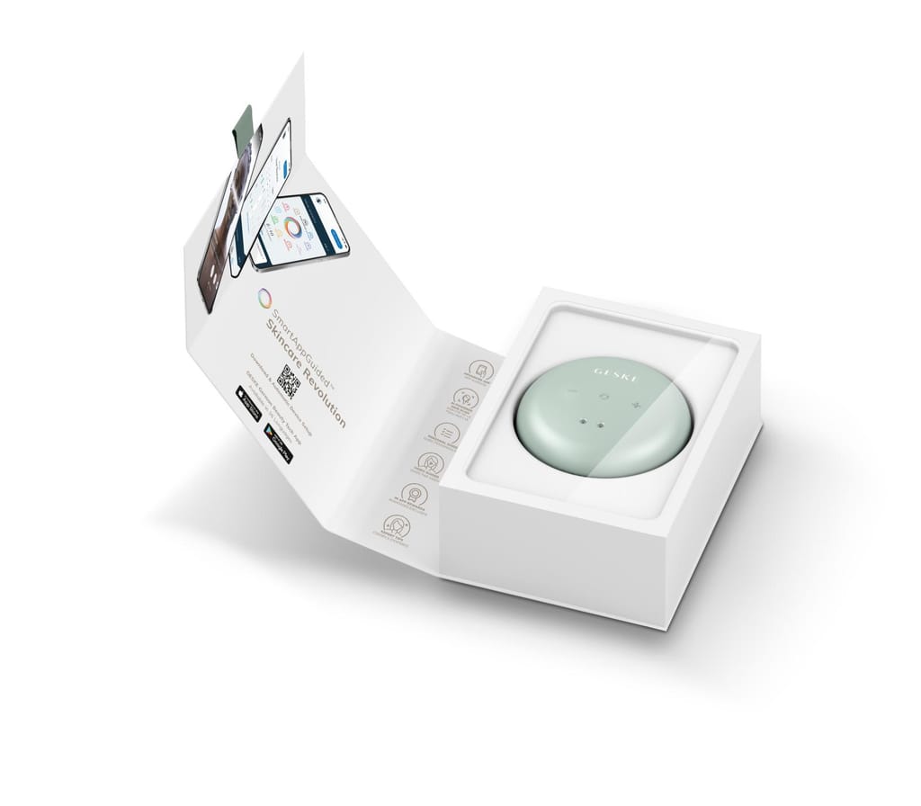 Фото товару: Масажер для обличчя та тіла GESKE Sonic Cool&Warm Face and Body Massager 9в1 green № 8
