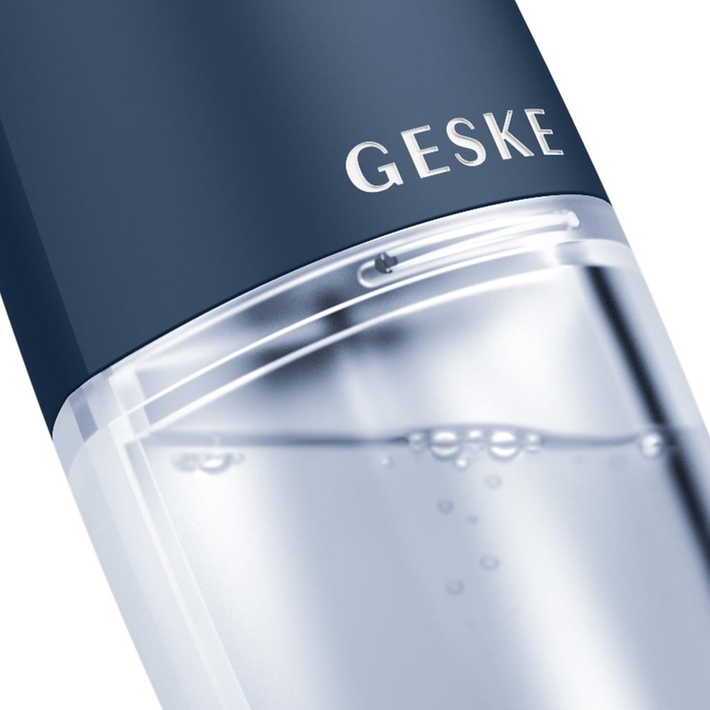 Фото товару: Очищуючий засіб для обличчя GESKE Aqua-Stream Face Cleanser 8в1 midnight № 4
