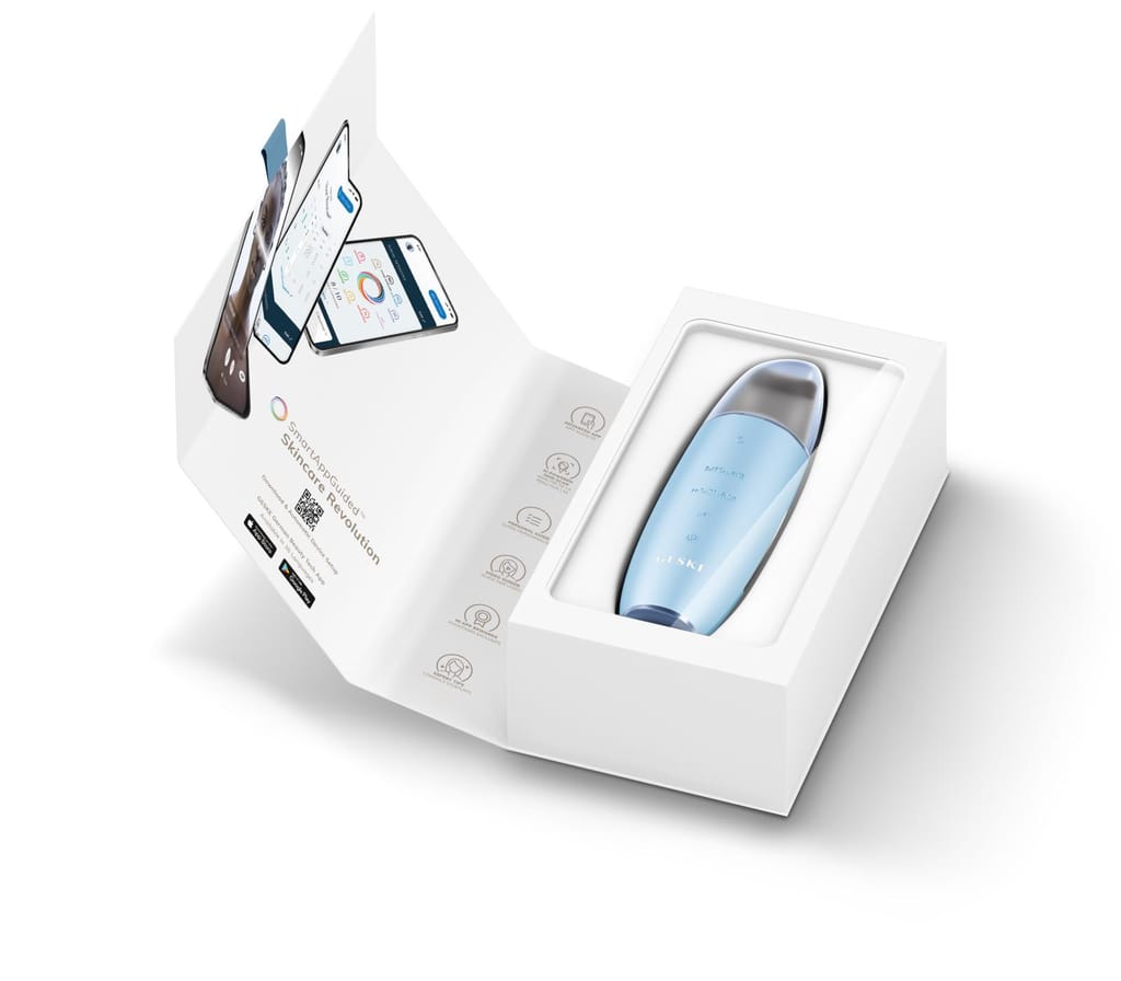 Фото товару: Мікрострумовий скрабер для шкіри та усунення чорних точок GESKE MicroCurrent Skin Scrubber&Blackhead Remover 9в1 aquamarine № 8