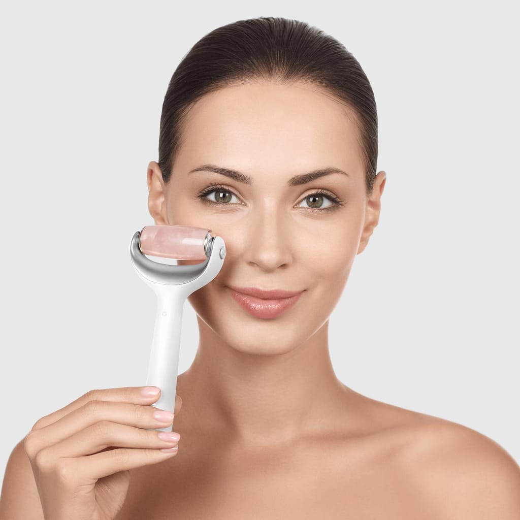 Фото товару: Ролер для голкової мезотерапії обличчя та тіла GESKE MicroNeedle Face&Body Roller 9в1 white № 3