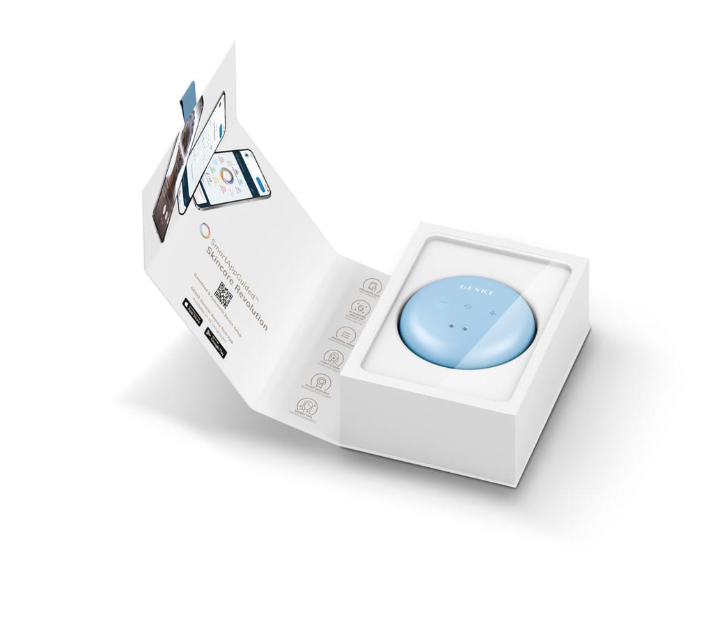 Фото товару: Масажер для обличчя та тіла GESKE Sonic Cool&Warm Face and Body Massager 9в1 aquamarine № 8