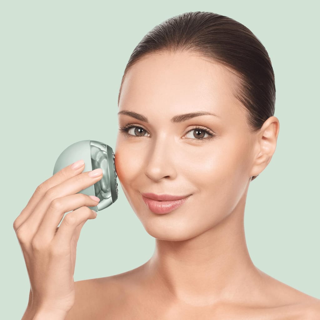 Фото товару: Масажер для підтяжки шкіри обличчя GESKE Anti-aging Skin Tightener 6в1 green № 3