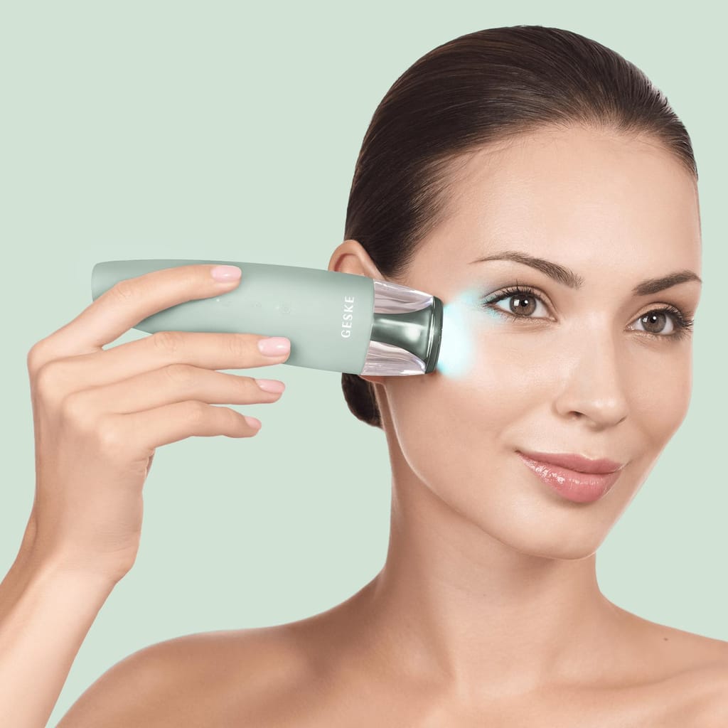 Фото товару: Антивіковий LED-випромінювач для відновлення шкіри обличчя GESKE Anti-Aging Skin Renewer 9в1 green № 3