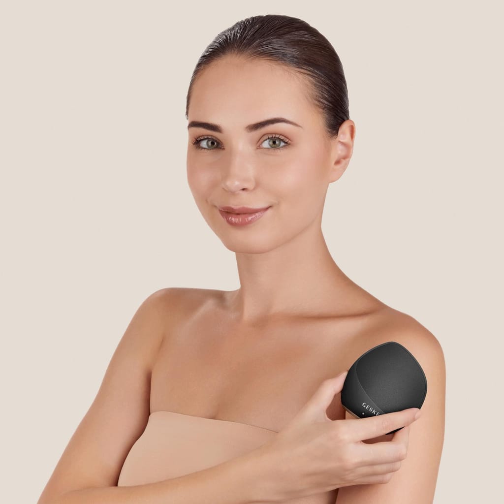 Фото товару: Ультразвукова щітка для тіла та інтенсивний пілінг GESKE Sonic Body Brush&Intensive Exfoliator 7в1 gray № 3