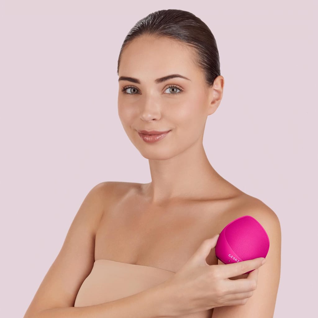 Фото товару: Ультразвукова щітка для тіла та інтенсивний пілінг GESKE Sonic Body Brush&Intensive Exfoliator 7в1 magenta № 3