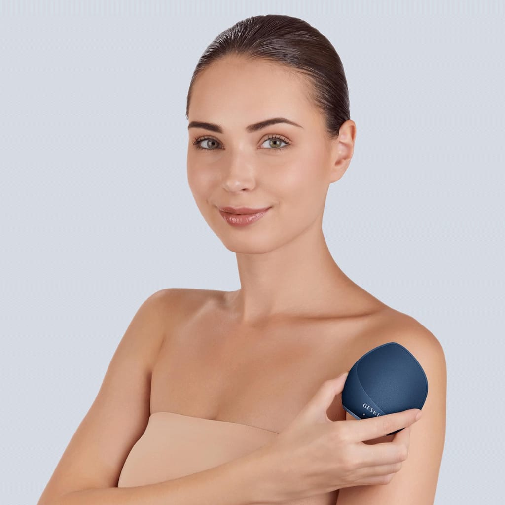 Фото товару: Ультразвукова щітка для тіла та інтенсивний пілінг GESKE Sonic Body Brush&Intensive Exfoliator 7в1 midnight № 3