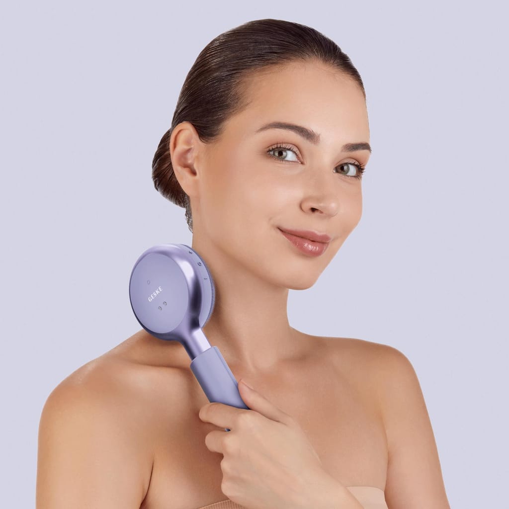 Фото товару: Звукова світлодіодна щітка для всього тіла GESKE Sonic LED Full-Body Brush&Intensive Exfoliator 9в1 purple № 3